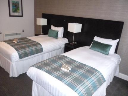 The Golden Acorn Wetherspoon Hotel Glenrothes Exterior foto